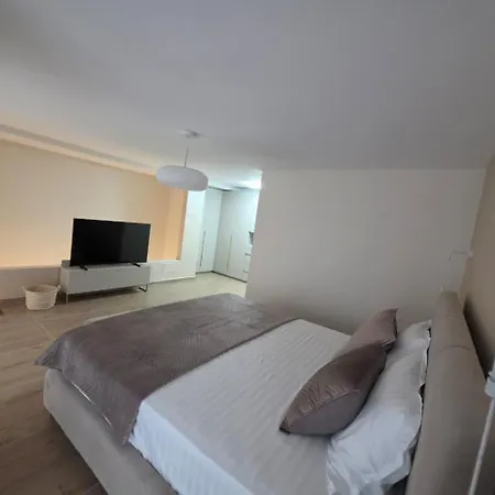 Luxury Seaside Escape 1 - Free Private Parking *
