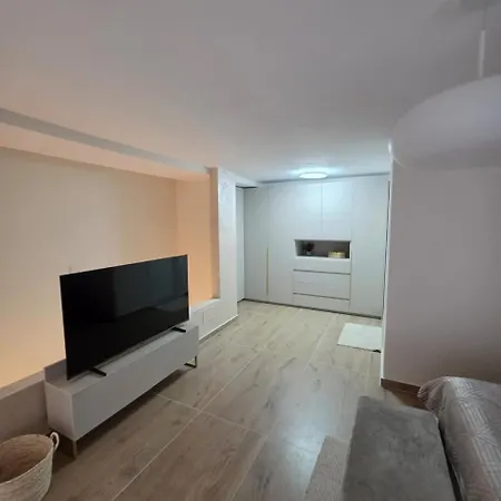 Luxury Seaside Escape 1 - Free Private Parking Appartement *